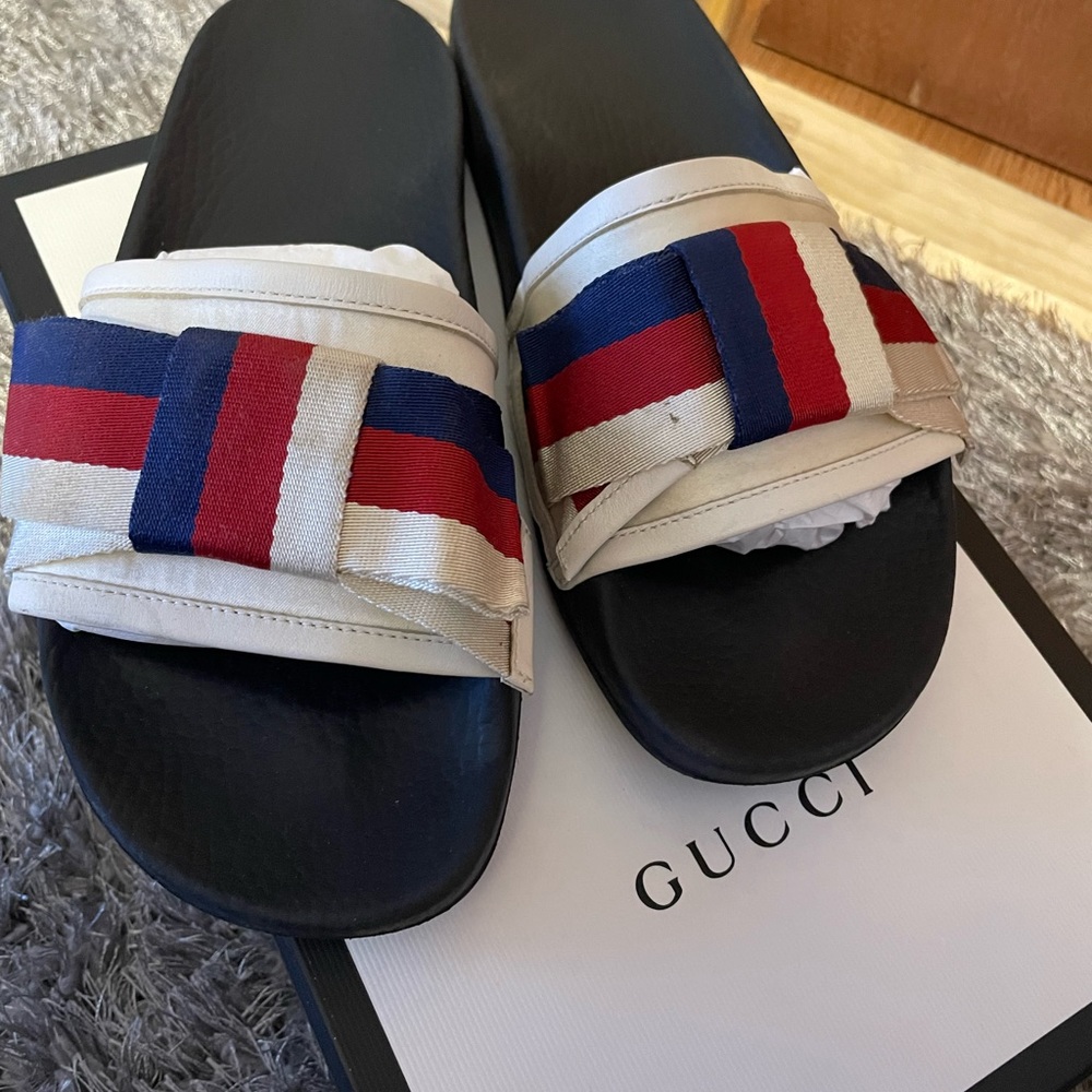 Gucci slippers worn 2x the most, comes with box bag